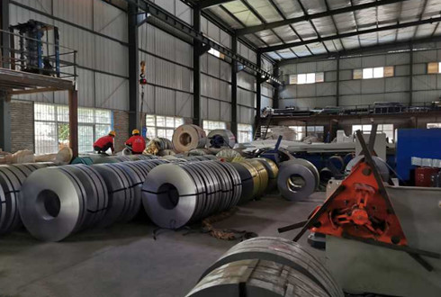 工廠實景-圍擋材料生產(chǎn)車間