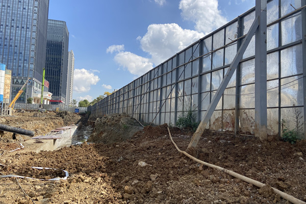 圍擋基礎(chǔ)建設(shè)