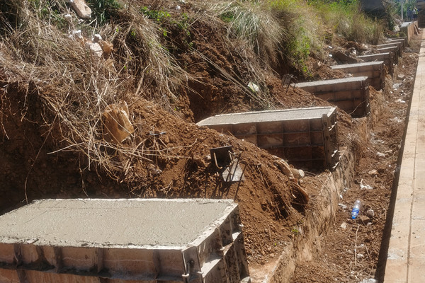 圍擋基礎(chǔ)建設(shè)